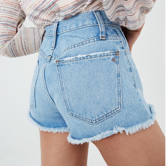 Madewell Pants - MADEWELL RELAXED DENIM SHORTS IN DUNWOODY WASH